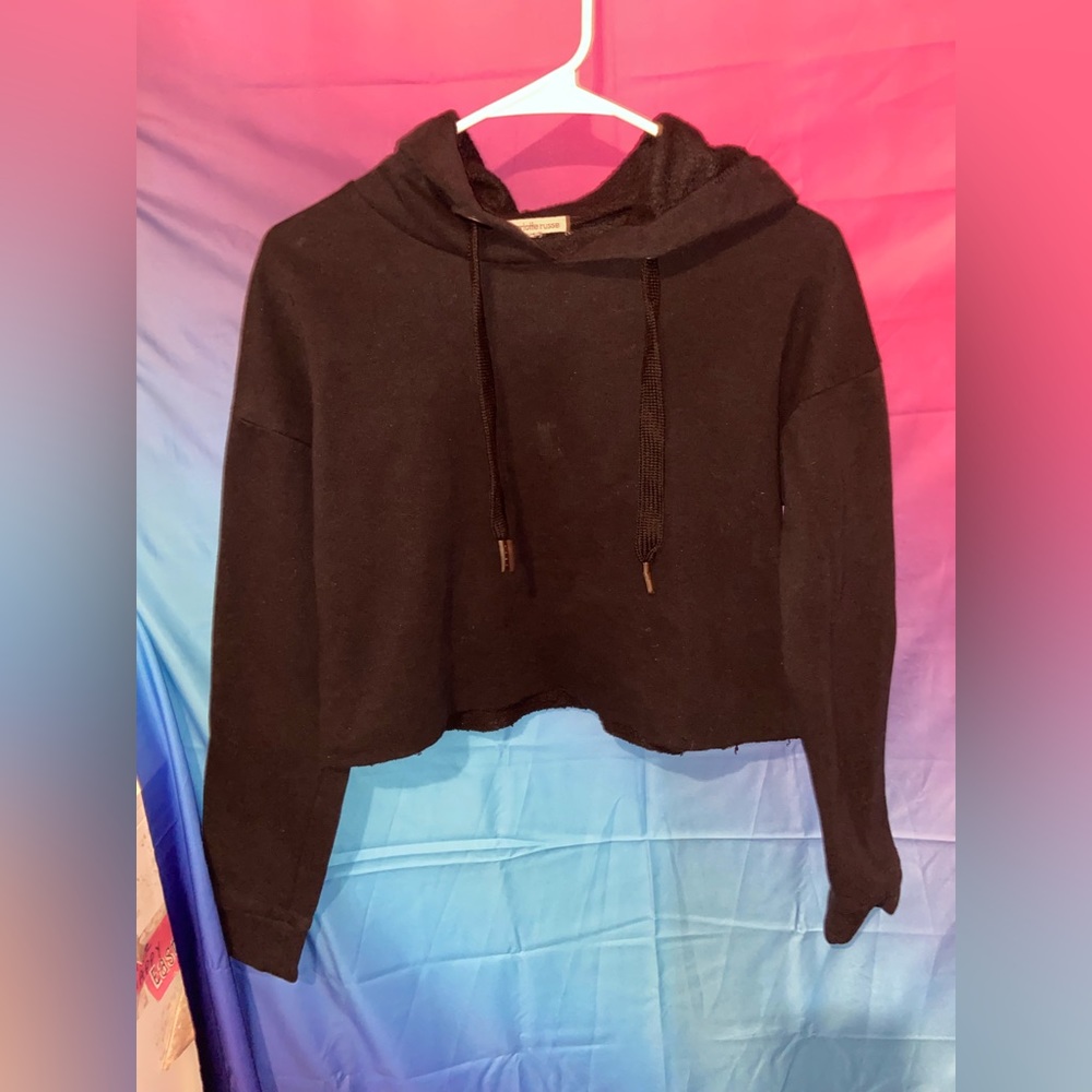 Black crop hoodie